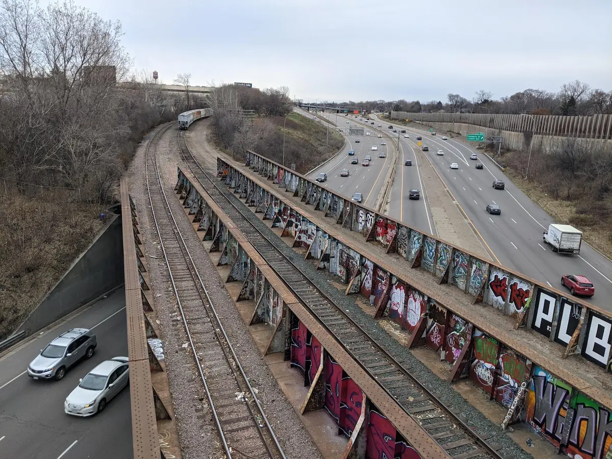 looking east from Pelham Blvd bridge in Saint Paul down on I-94